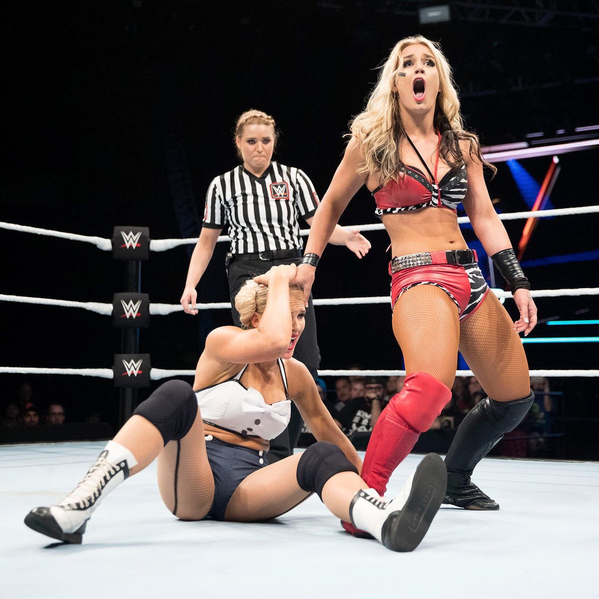 LadyofWWE's tweet photo. "And as ye would that men should do to you, do ye also to them likewise." 😉👒 https://t.co/WNLIHfoiNp