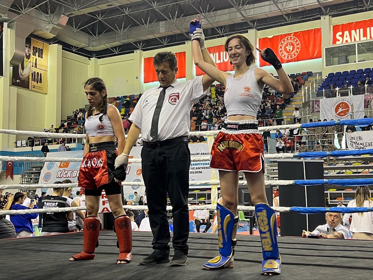ybio2000's tweet photo. 21-29 Ocak 2023 Şanlı Urfada yapılan Türkiye Şampiyonasında Gençlerbirliği Kick Boks Takımı 🥊🥇🥈🥈🥈🥉🥉🥉🥉🥉 1 Şampiyonluk 9 Madalya ile tamamladık.bizi destekleyen  Kulübümüze ve başta Niyazi Aktaş Olmak üzere tüm Başkanlarımıza teşekkürler 
🥇 Yağmur Özçelik K-1 Şampiyonu https://t.co/YwdNaphdpK