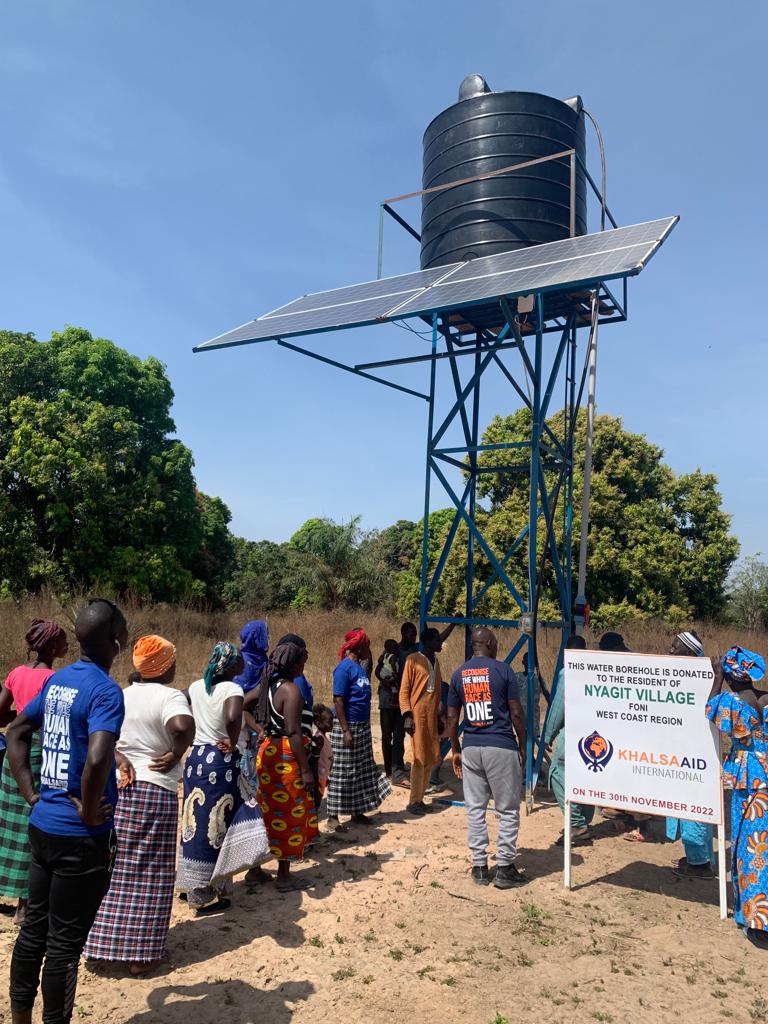 Gambia: #Water4Africa 

To tackle the lack of #cleanwater and #foodinsecurity we provided a 5,000 litre water storage system in Nyagit Village to build #sustainable and long-term development impact for the #community 

#Health
#HygieneSanitation 
#KhalsaAidUk
@UkinGambia