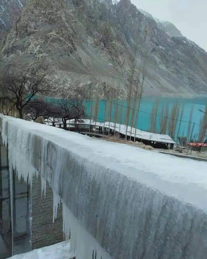 Attabad lake Winter Season #AttabadLake #hunzaregion #gilgitbaltistanpakistan #T2T #NagarValley #passucones #snowfall #Murree #solotravel #hunzavalley #Hunza