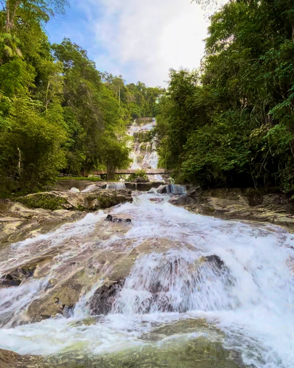 aidildbahri's tweet photo. 📍Taman Eko Rimba Lata Kinjang
• Air terjun cantik
• Kawasan bersih
• Best untuk camping

Tube - RM100
Tapak khemah (kecik) - RM30 
Tapak khemah (besar) - RM60

Booking : 0174166310
Video review : https://t.co/EJnIeWBMlV

@MohKeIpoh https://t.co/ehyyI0Qn2t