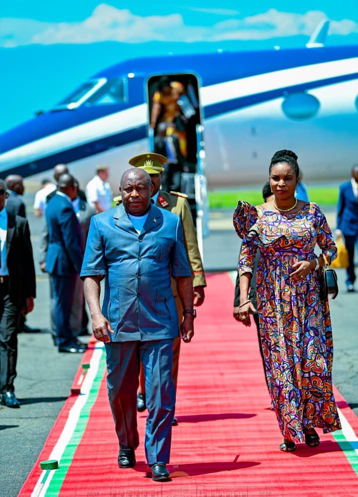 BdiCitizen's tweet photo. 6/9 @BurundiGov ou Mr #Ndirakobuca. Amakungu, amashirahamwe yo kw'isi, Ekleziya gatorika, barasemereye, Sentare ya EAC yarafashe ingingo, vyose biba ubusa. Icegeranyo ca MO Ibrahim caraye cerekanye aho #Ubdi bugeze. #BARUNDI, HAGURUKE #MWISHITURE AKO KAGWI K'#ABICANYI N'#ABASUMA. https://t.co/SOcWn53Biy