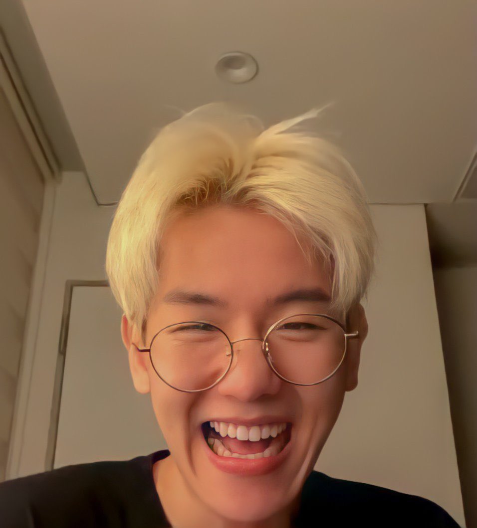 kokokbop's tweet photo. ONE WEEK LEFT AND BAEKHYUN IS BACK!! 🥹🤍 https://t.co/naJbxeJNM2