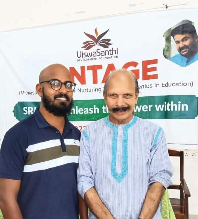 manubs1's tweet photo. With സിപി പള്ളിപ്പുറം
 #manubhasmakattu https://t.co/Ole6rZqmDA