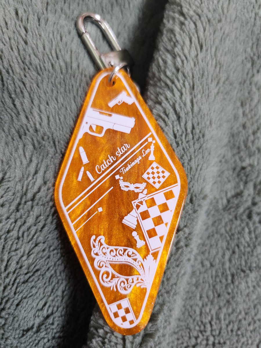 #캐치스타_보고일지
안녕하세요😊 캐치스타에서 츠키나가 레오🦁를 맡았던 감고입니다🥺

손님분들 스태프님들과 함께 보낼 수 있어서 행복한 시간이었습니다. 
주신 선물들도 전부 소중히 하겠습니다🧡 (간식들은 제 위에 담아보겠습니다😋)

남은 얘기는 타래에 이을게요!