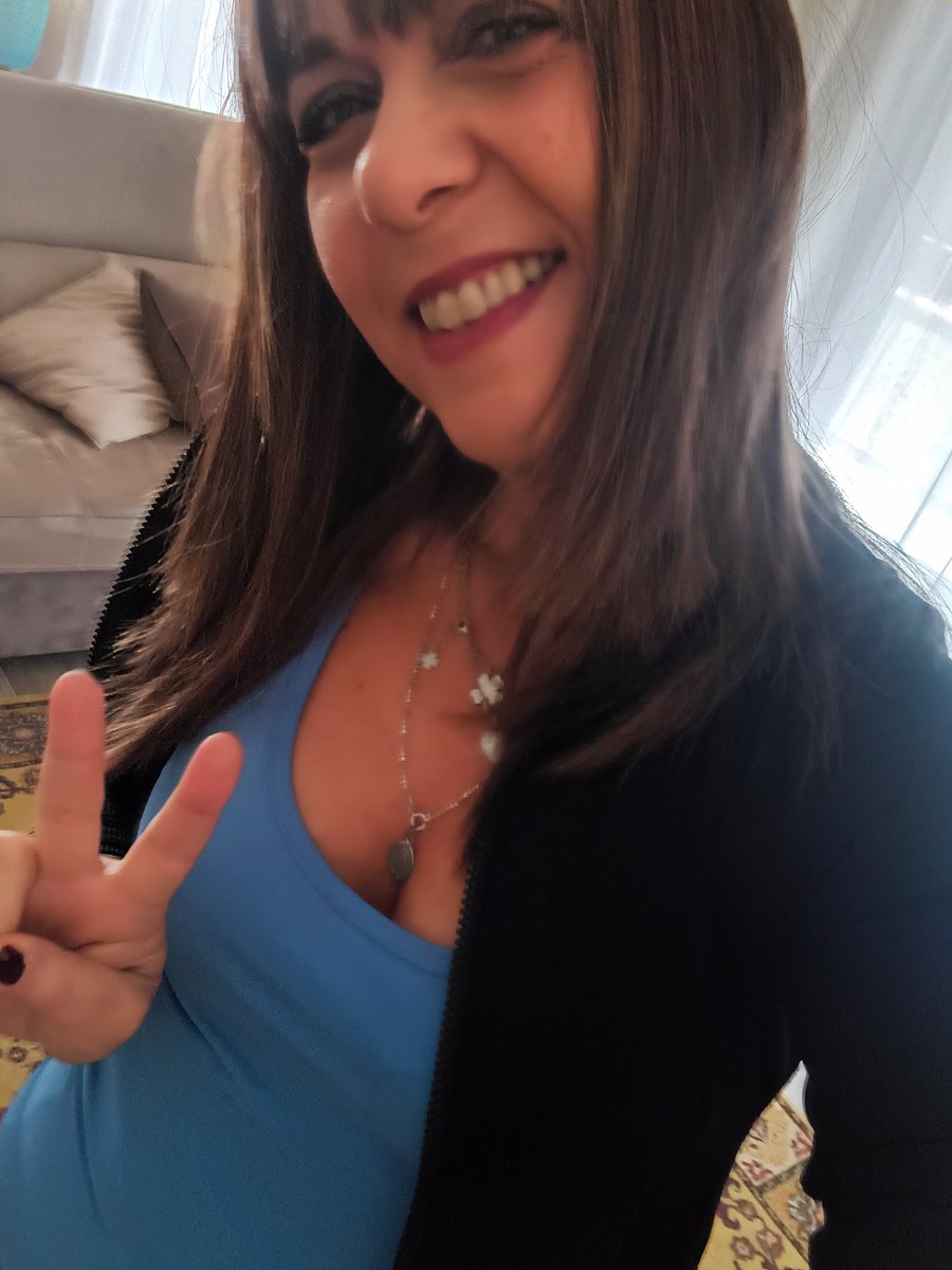 Maryagitata's tweet image. Quando ti svegli senza nausea, senza debolezza e c&apos;é il sole... che si fa? Si corre!!!!
#runrunrun
#fuckcancer
#vivalavida