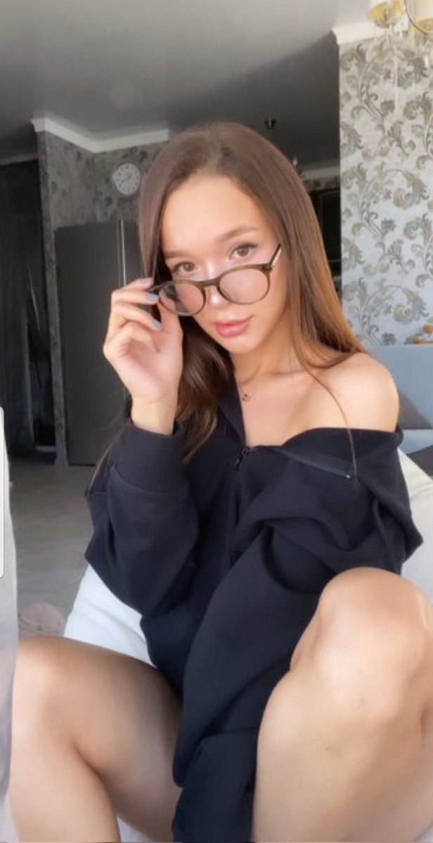 Coucou mes loulous je suis disponible pour passé un bon moment coquine écrit moi sur snap :: ellie_heure