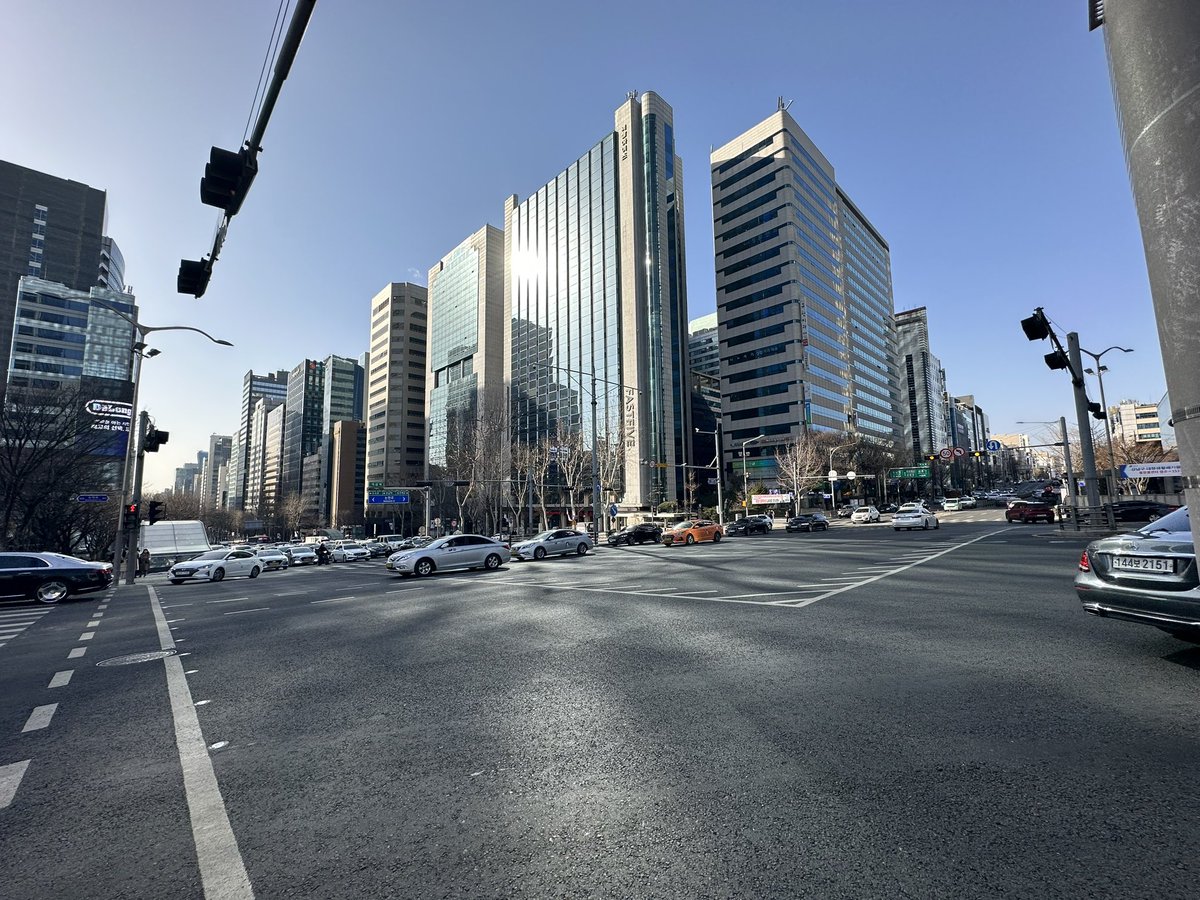 dolphinfarmm's tweet image. 어제는 #요팟시 공개방송에 다녀왔는데 정말 설레고 즐거운 하루. 아직 방송으로 공개되지 않아서 내용은 말할 수 없지만 무척이나 두근거리고 벅찬 시간. #xsfm #podera 
새로운 진행자들도 공개되었는데 내가 무척 좋아하는 분들이라 진짜 좋았음