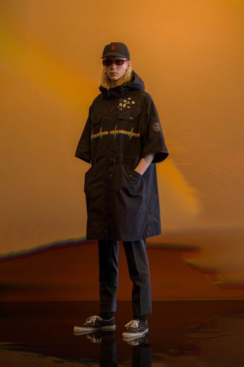 untitled1969's tweet photo. UNDERCOVER 23SSのPink Floydとのコラボ(というよりアートワークを手掛けたヒプノシスとのコラボと言った方が正しい気もする)。世紀の大名盤「狂気」が50周年を迎えるにあたってのコラボだと思われる。随所にマニアの心くすぐるポイントがあるのでいくつか解説していきたい。 https://t.co/trJfZtLVyH