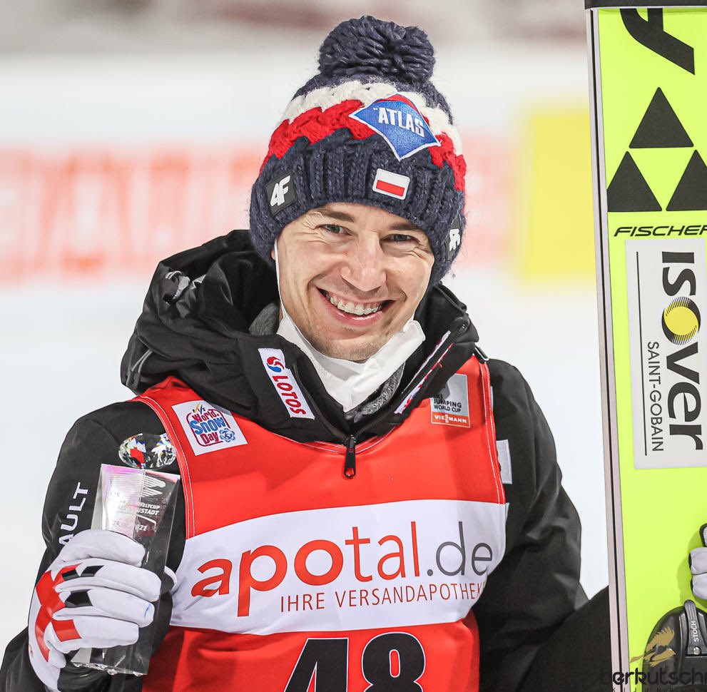 aniafajna's tweet photo. rt = udany skok starego w pucharze świata #MastercardGrazWOŚP #skijumpingfamily https://t.co/yU3Zg7snMW