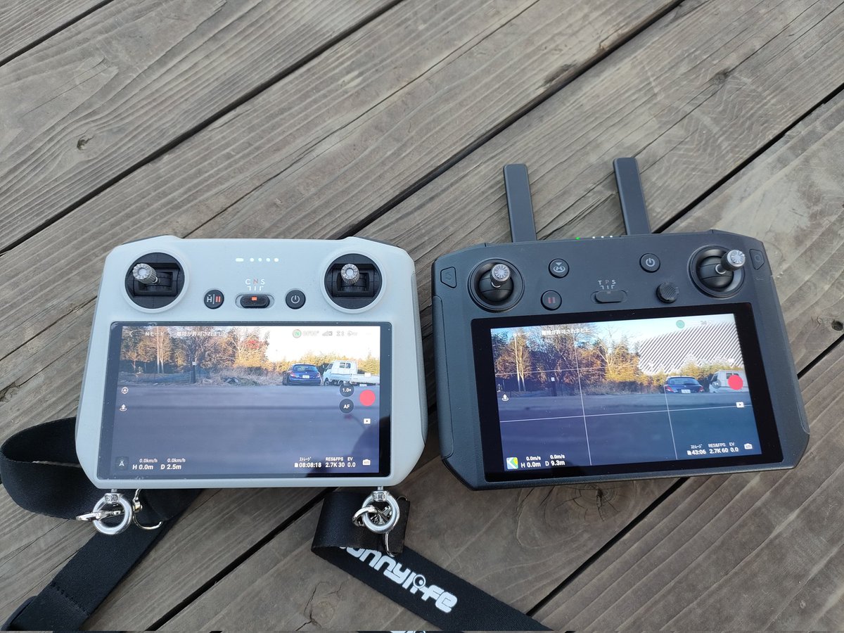 masapDroneRace1's tweet photo. スマコンとDJI RC
2台比べてみた😁
@FpvYuki13222473

#DJI #DJIRC #スマート送信機　#RM500　＃スマコン https://t.co/IrF7100100