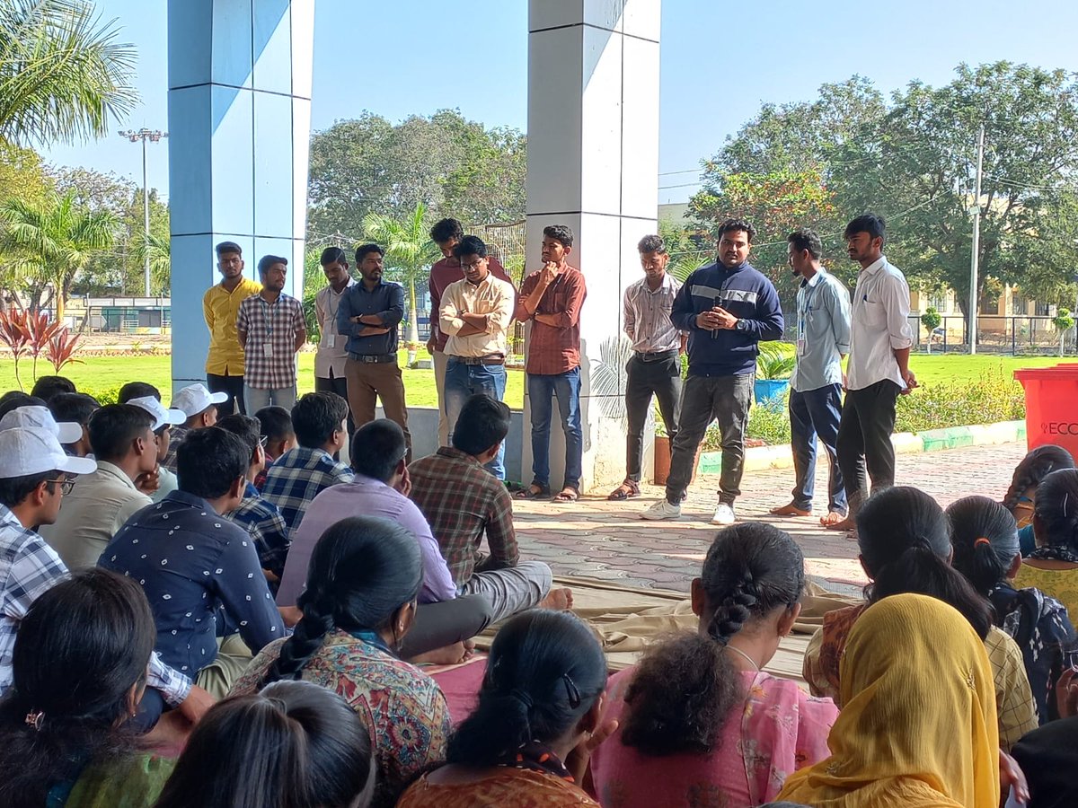 Students_CAER36's tweet photo. #14thdayofprotest @cae_raichur
#15percent_reservationforagri_engg.
#reservationforagri_enggkarnataka
#createdirectorateofagri_engg_inkarnataka #karnatakaagri_engg_studentsprotest @bcpatilkourava @BSBommai @agrigovkar @CMofKarnataka @tv9kannada @publictvnews @icarindia https://t.co/GxBR2gpgrB