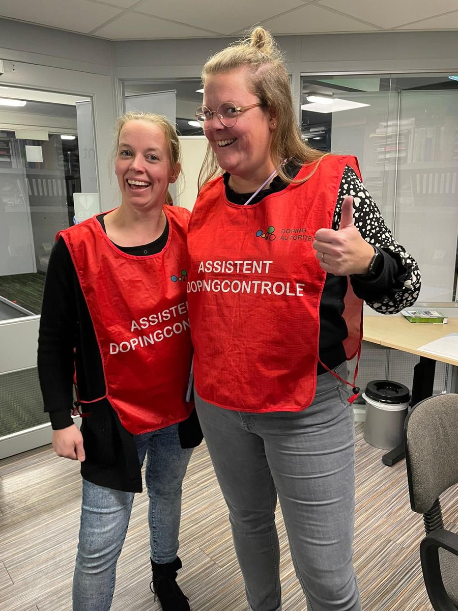 Ook dit hoort helaas bij topsport: dopingcontrole! In de Crosser werden speelsters van Team <a href="/1Voltena/">Voltena Dames 1</a> dames 1 en <a href="/apollo8borne/">Apollo 8</a> dames 1 gecontroleerd op het gebruik van doping. @Volleybal_NL <a href="/radioAFMnl/">Radio A-FM</a>
