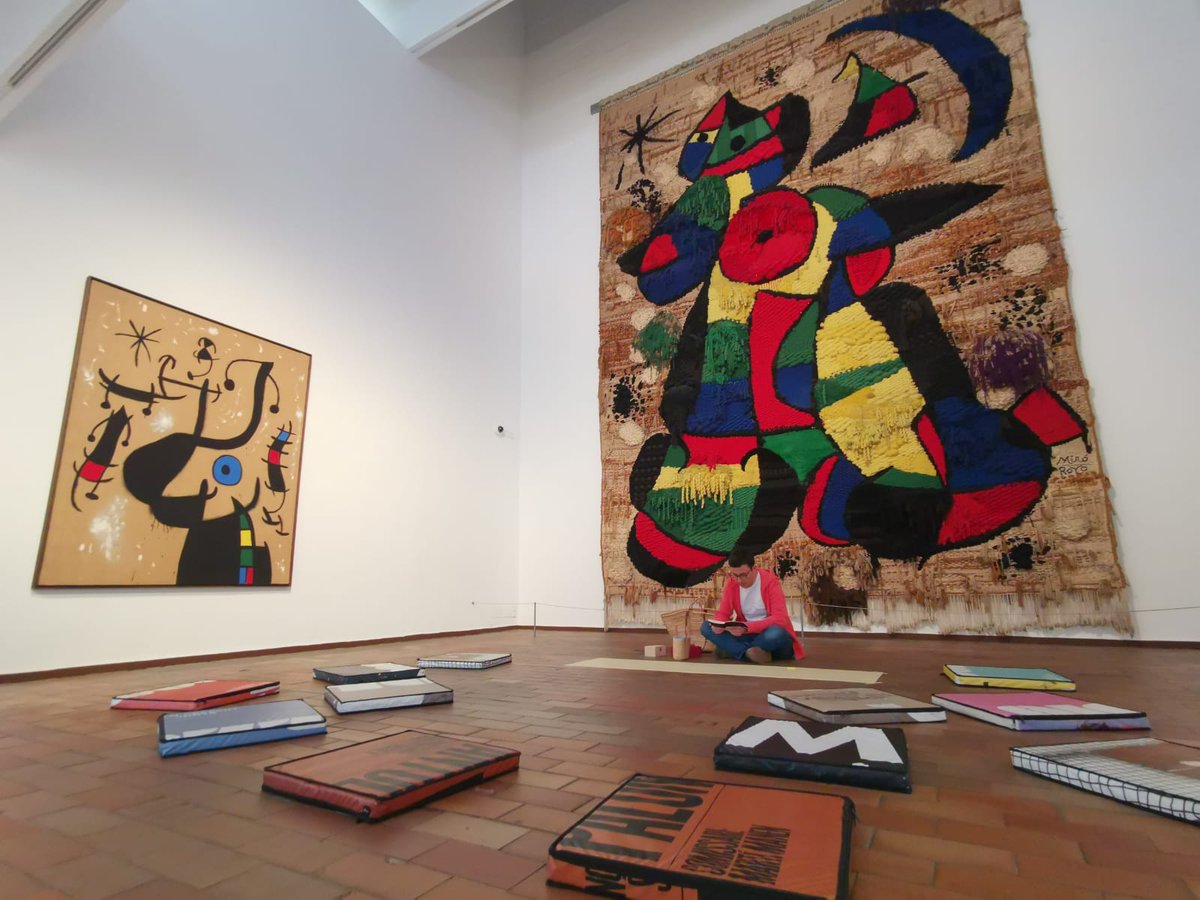 Tot a punt a la <a href="/fundaciomiro/">Fundació Joan Miró, Barcelona</a> per explicar (i dibuixar) un conte :)