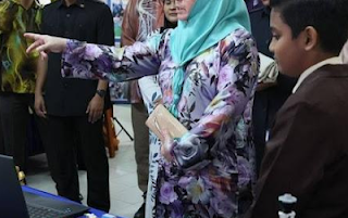 BilikGuru's tweet photo. Ibu bapa, guru perlu main peranan basmi masalah sosial
more: https://t.co/h3mXaKOyk1
#GuruCemerlang #MalaysiaSejahtera https://t.co/SRJqZ8P5Ra