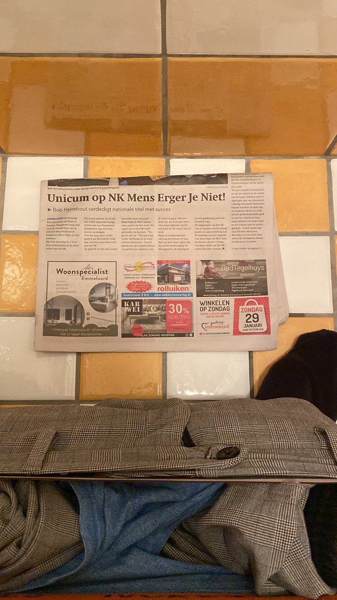 Cees04150289's tweet photo. Reading the paper Urker Land, and having my morning poopy 💩🚽 #poopprincess https://t.co/pvKoKegs39