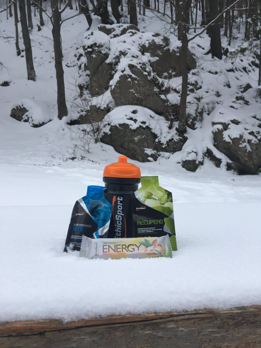 UltraSparrow's tweet photo. The menu for today’s run @Ethicsport  #longrun #winterishere https://t.co/1ISCB7G9ue