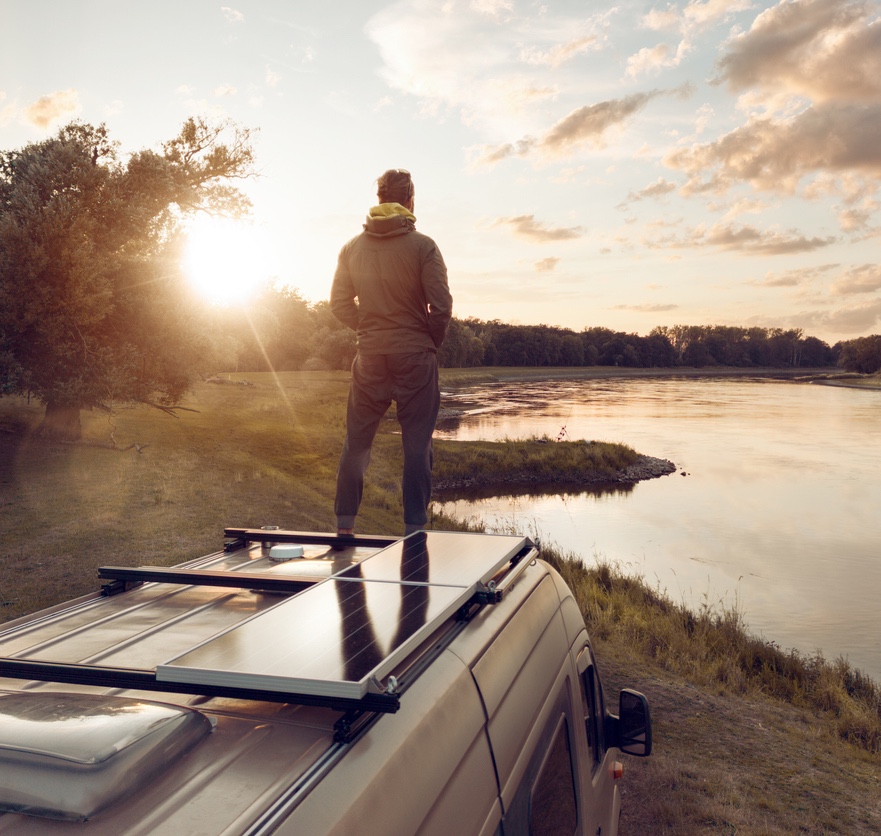 🚌 Thinking of getting solar panels for your campervan? 

 Keep your leisure battery topped up, even when you have no hook up!

☀️ An eco-friendly alternative, solar panels are relatively cheap and easy to install.

janslifestyle.co.uk/product-catego…