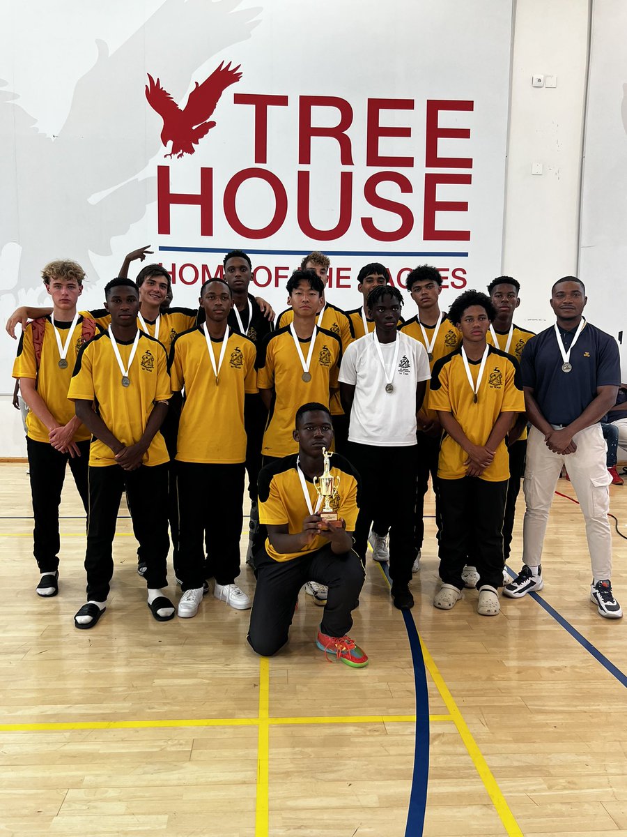 First Team recovered from a 28-31 point loss to Waterford Khamhlaba in the semifinals and beat Westville Boys 48-30 to finish 3rd place in the AISJ tournament. Well done team for a great start to the year! On to the next!!! @StDavids_Marist #InandaHoops