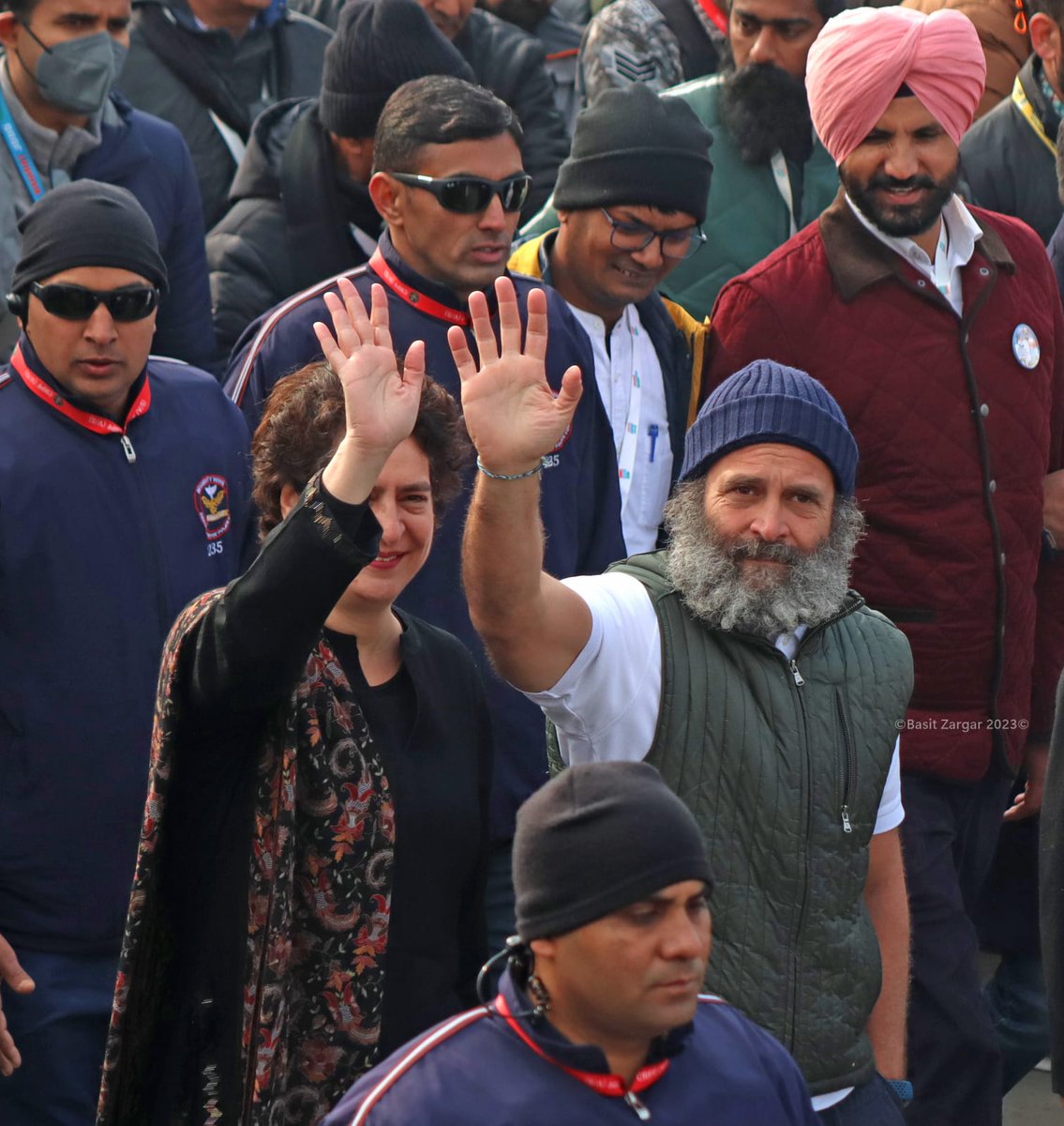 ahmedalifayyaz's tweet photo. Congress leader @RahulGandhi with sister @priyankagandhi hoisted tricolour at historic Lalchowk in Srinagar #Kashmir on conclusion of his #bharatjodoyatra on Sunday. Senior @INCIndia leaders including CMs/Dy CMs/X-CMs/X-Dy CMs/20+MPs/Ministers of Cong-ruled States with Yatra. https://t.co/WbGOrqkAwo