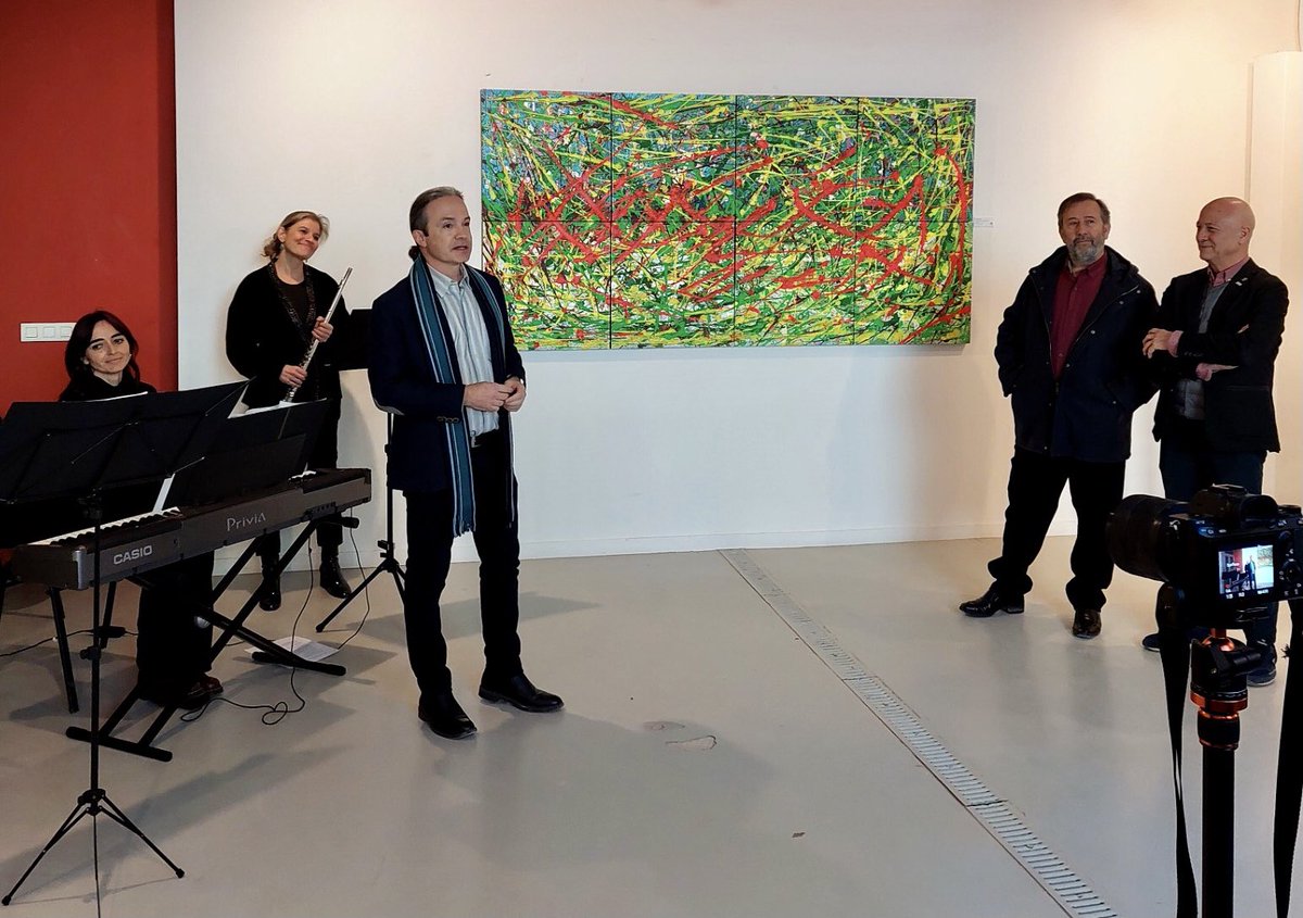 duoflautopia's tweet photo. Fue un placer poner ayer nuestra música en la inauguración de la exposición #VidaEnElUniversoVerde, de @ACalleja_Ars con @brionesci y @MalvinGallery. Gracias a todos!! https://t.co/xh5ZbAiuFl
