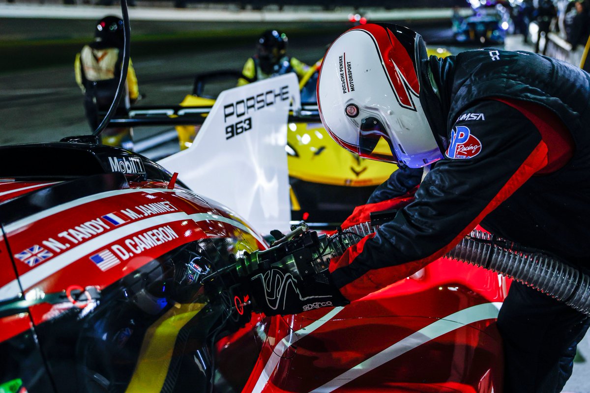 #IMSA - <a href="/NickTandyR/">Nick Tandy</a> brings the No. 6 #Porsche963 into the pits after a spin in turn 5. The team is currently checking the car

#PorschePenskeMotorsport #Porsche #Raceborn