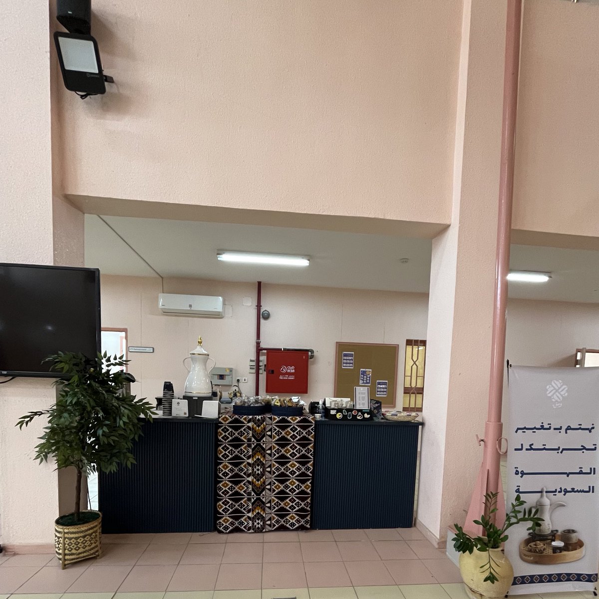 wmqcoffee's tweet photo. تم بحمدالله صباح اليوم تفعيل يوم القهوة السعودية في مجمع المتوسطة الثالثه والابتدائية الـ٣٨ بعنيزة😍✨
@MOE_ONZ_00_1207 https://t.co/d4aqK5skXf