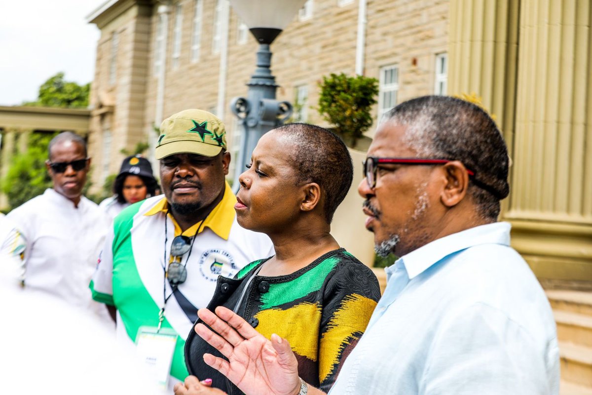 MbalulaFikile's tweet photo. @MYANC Secretary General Cde Fikile Mbalula had a door stop interview with members of the media on the sidelines of the #ANCNEC Lekgotla at the Esselenpark Conference Centre in Gauteng. #ANCInAction https://t.co/y9ZP1VjSSY