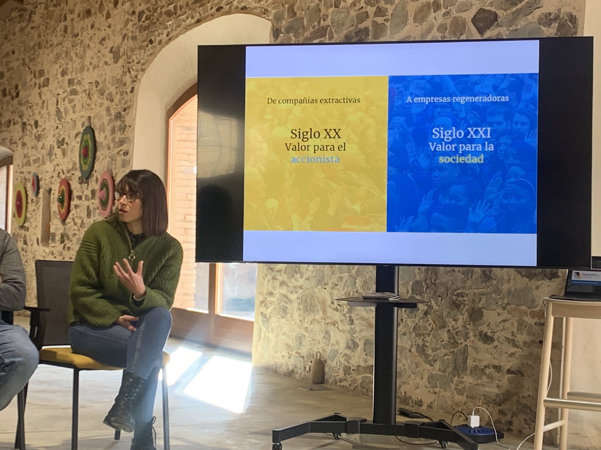 🍃De la empresa extractiva del pasado a la empresa de hoy que es regeneradora y aporta valor a la sociedad 

🌿 Y muchos más aprendizajes de <a href="/juanjomanzano/">Juanjo Manzano 🍃</a> y <a href="/concemacias/">Conce Macías</a> en la Clausura del programa de acompañamiento a empresas Regenera de Fundación <a href="/almanatura/">AlmaNatura</a> y <a href="/Reale_Seguros/">Reale Seguros</a>