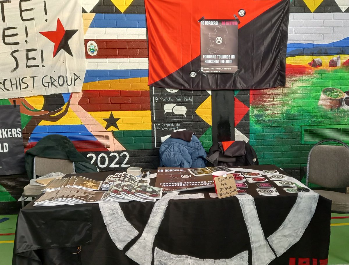 Brilliant day at <a href="/radicalderry/">Derry Radical Bookfair</a> ! Thank you for those who bought some booklets, stickers or posters and to everyone we chatted with. Solidarity forever! Looking forward to see you at the Dublin anarchist  bookfair on the 20th of May!

#Derry #anarchism #ireland #Dublin