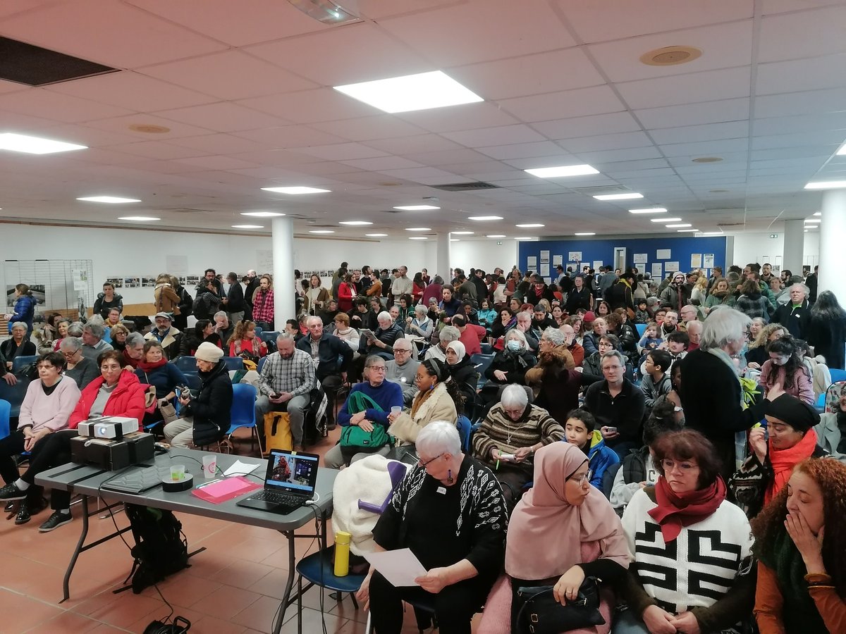 TaV_Montpellier's tweet photo. On l'a fait ! Un monde fou hier soir pour le lancement de la #caissealimentairecommune a montpellier ! portée par les 47 membres du comite citoyen de l'alimentation! https://t.co/BOgVKWQIrY