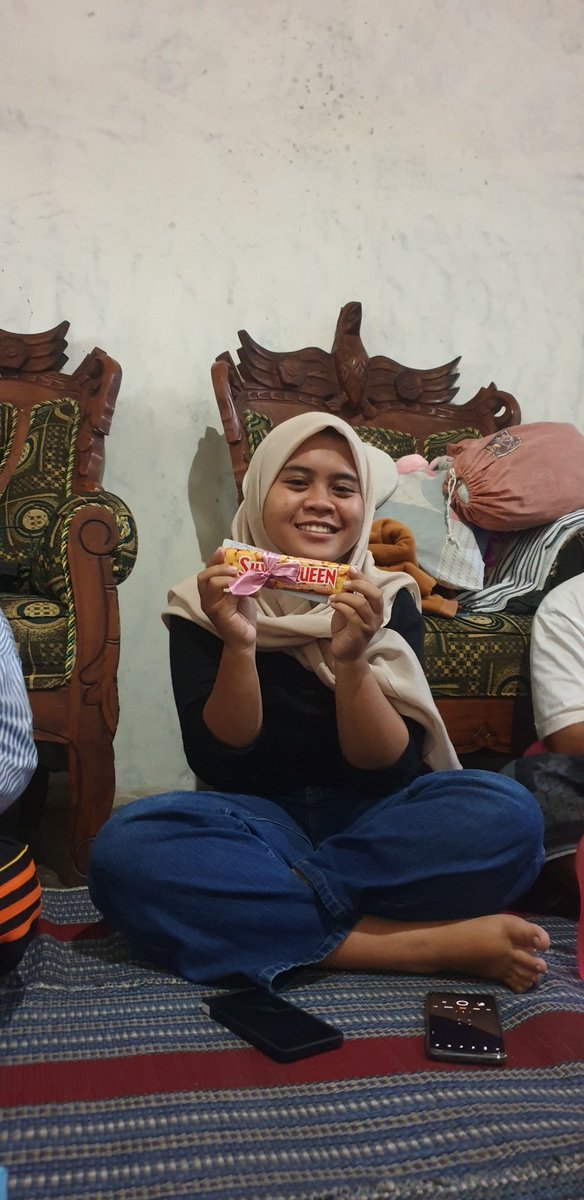 murphycill's tweet photo. DAY 20~get gift from cinta and matul, may God give u both more love, Thanks😘
#UniversitasAirlangga
#KKNBBM67Unair
#UNAIRWCU
#GLOBALSDG's
#SDG
#UNAIRFORSDG's
#Unairmengabdi
#Unairmengabdi
#DUNGUS_CERME_GRESIK https://t.co/bYxwLTgTDp