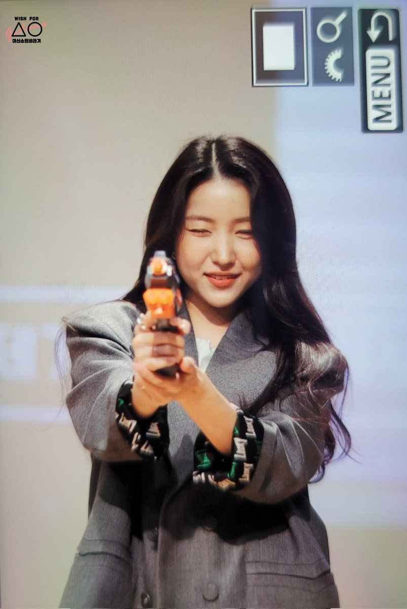 SB951207's tweet photo. 230129 사계 시즌그리팅 팬사 프리뷰(preview) (#소원) 
생존신고.
너무 오랜만이야 너무 행복했어 😇 🥘 꼭 먹을게
#소정 #김소정 #Sowon  #ソウォン
#김소원
#대삼미
@OUI_ent https://t.co/bs6DuOPCG1