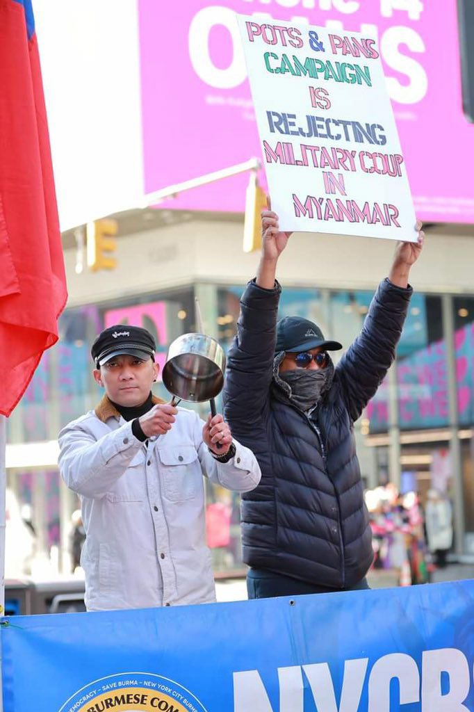 TTFR__Myanmar's tweet photo. Led by NYCBC, an anti-dictatorship pots &amp; pans campaign on the eve of 2nd anniversary of Myanmar's Spring Revolution was held at Time Square in New York on January 28.  #2023Jan29Coup #CivilianCasualtiesByJunta #WhatsHappeningInMyanmar https://t.co/DcBee1Hecs