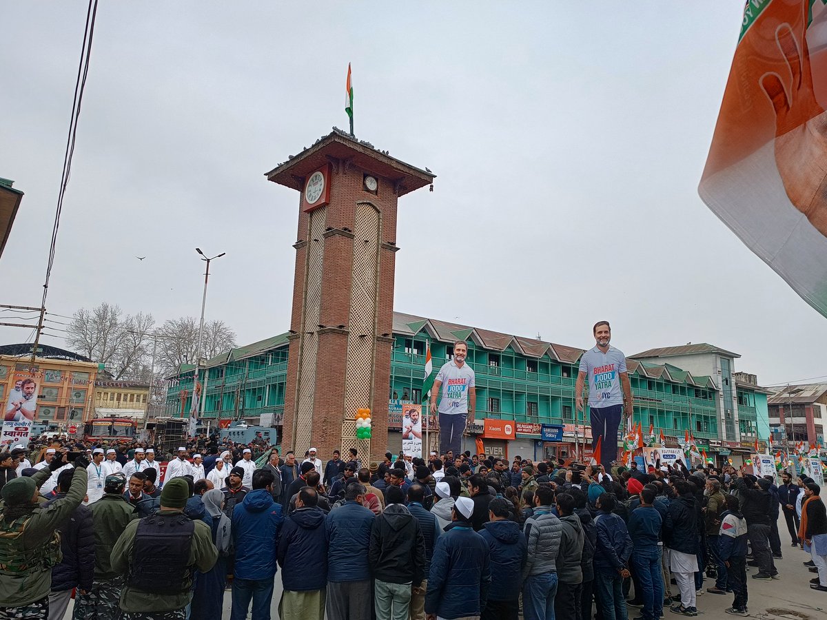 HurriyatGlobal's tweet photo. کشمیر چھوڑو                                                                 بھارت جوڈو https://t.co/skAYKWomIs