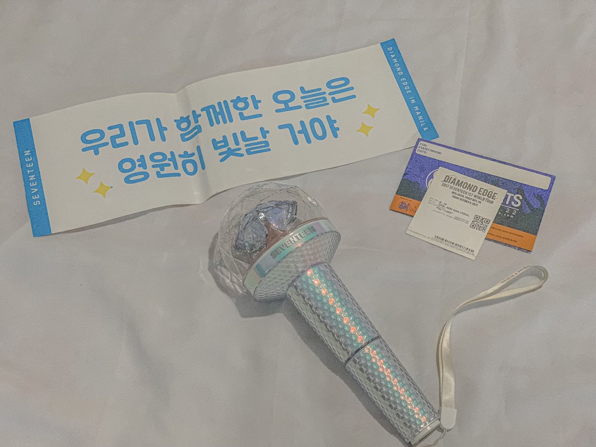 _ohjona's tweet photo. from diamond edge (2017) to be the sun (2022), and i’m still here @pledis_17 🤍 to more concerts with you, my loves~ https://t.co/QWxkRhFoJc