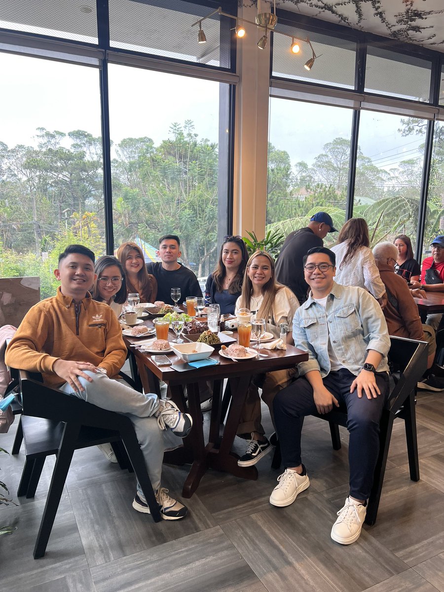 therealmjon's tweet photo. Memories with the right people will always remain priceless. 🤍✨ https://t.co/gmBmwsOO7m