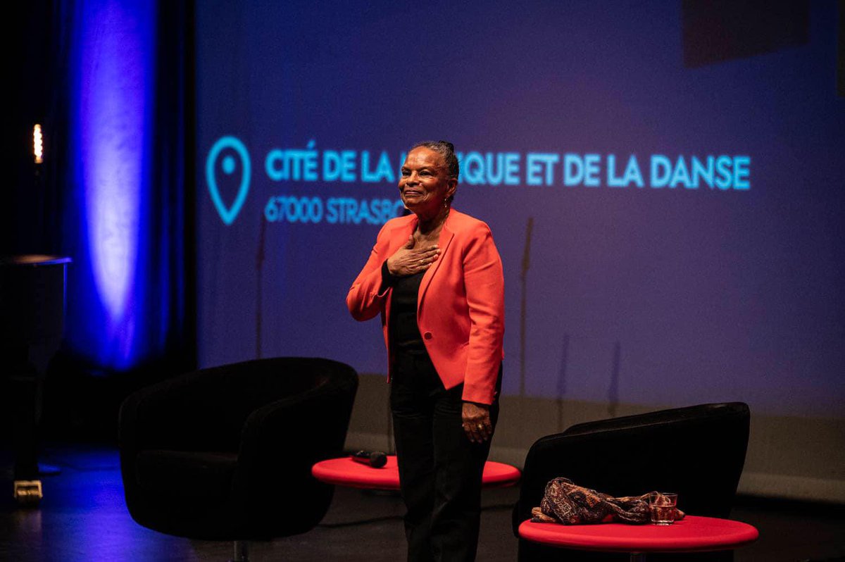 LavraieD's tweet photo. ChTaubira: C’était du bonheur en barre. Rencontre samedi 21/01/23 autour de Frivolités avec Mine Günbay, lectrice subtile et autrice, et ce public friand d’échanges sur le fond, qu’on prenne son temps, qu’on explore. Profuses, ces Bibliothèques idéales à… https://t.co/nFaHrVUtzl