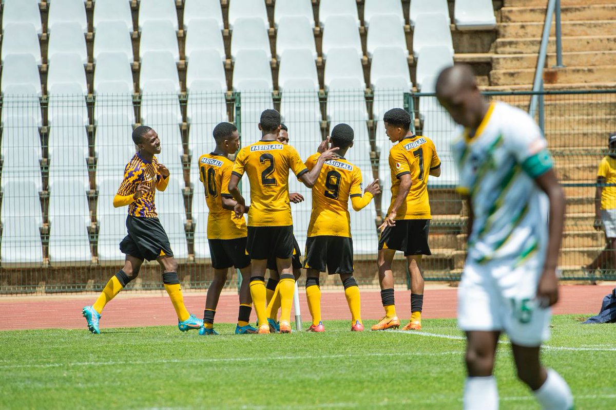 KaizerChiefs's tweet photo. 90'| #KC 5 : 0 #GA

Full time score: (Vilakazi, Jansen x 3, Zitha) Kaizer Chiefs 5 : 0 Golden Arrows 

#Amakhosi4Life #Asidlali #KCYouth https://t.co/hvuip7R0t9