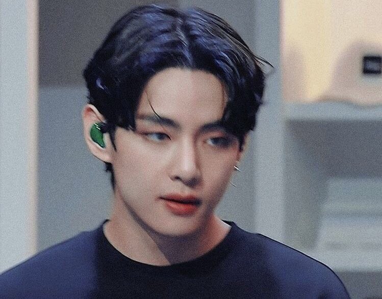 Taehyungimpact's tweet photo. This taehyung and his deep voice is the hottest 🫠 https://t.co/mW7xKeW0XS