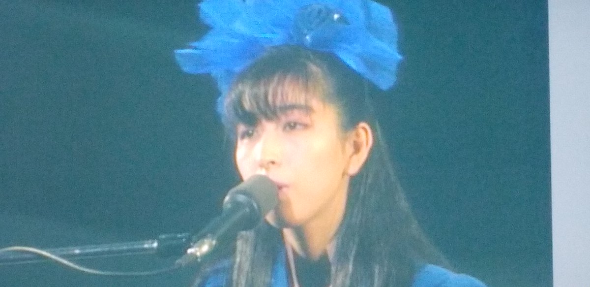 spacia55's tweet photo. 間奏の暗転から歌いだしで孝子さんにスポットライトが当たる瞬間がカッコよくて「微風」が好きになりました。
#岡村孝子 #微風 #Encore1 https://t.co/YbaRa7Mukk
