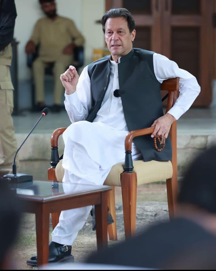 Abdullahbu5678's tweet photo. #PetrolDieselPrice
Yaad to ATI ho gi Pakistan 🇵🇰😂 https://t.co/dU7P70HHII