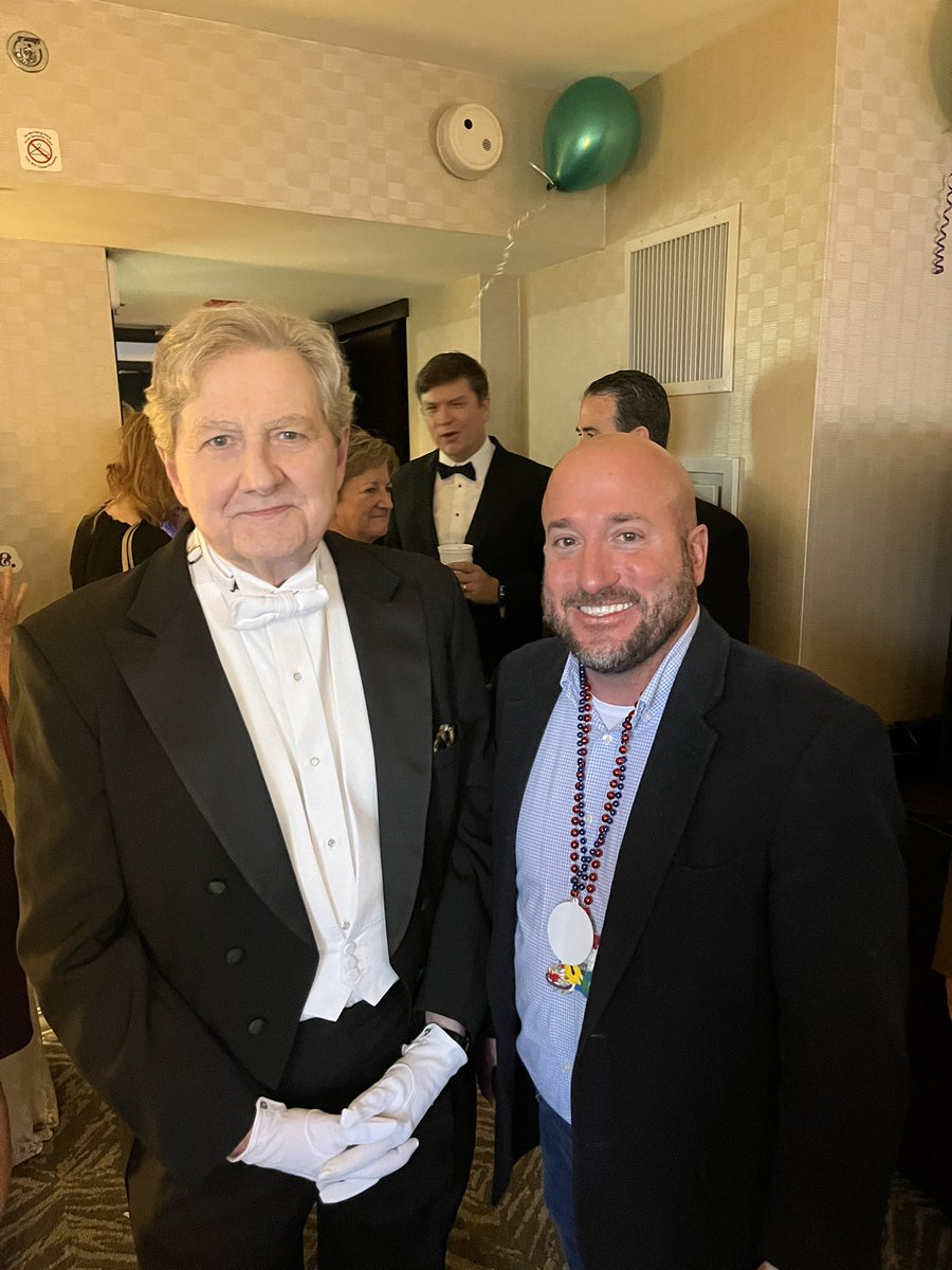 pascal_caputo's tweet image. Thank you @SenJohnKennedy for taking this pic that I shared with  my dad, Leonard Caputo, your biggest fan in South Alabama. He’s still texting me about it 12 hours later!