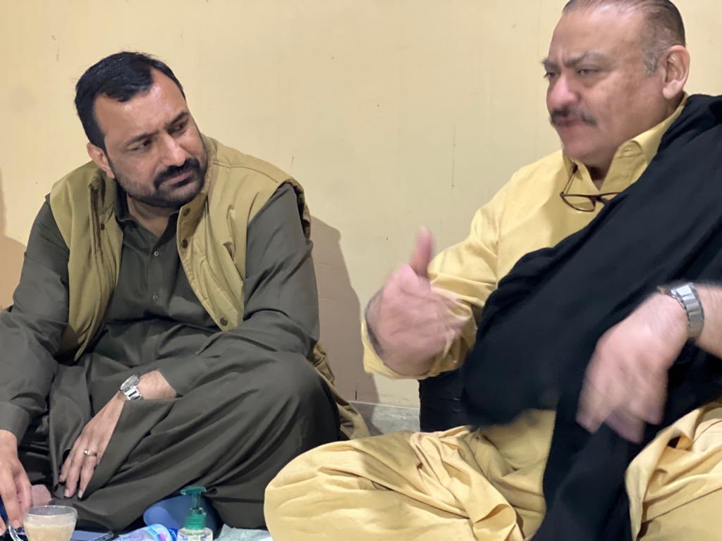 PsGhani's tweet photo. وفاقی وزیر صحت عبدلقادر پٹیل کہ ساتھ ان کے بھائی کے افسوسناک انتقال پر پی۔ایس 104 کے جنرل سیکریٹری اور چنیسر ٹاؤن کہ چیئرمین فرحان غنی نے تعزیت کی۔ اللہ تعالیٰ مرحوم کی روح کو جوار رحمت میں جگہ دے اور سوگوار خاندان کو صبر جمیل عطا فرمائے۔آمین https://t.co/SP18hVRy1V