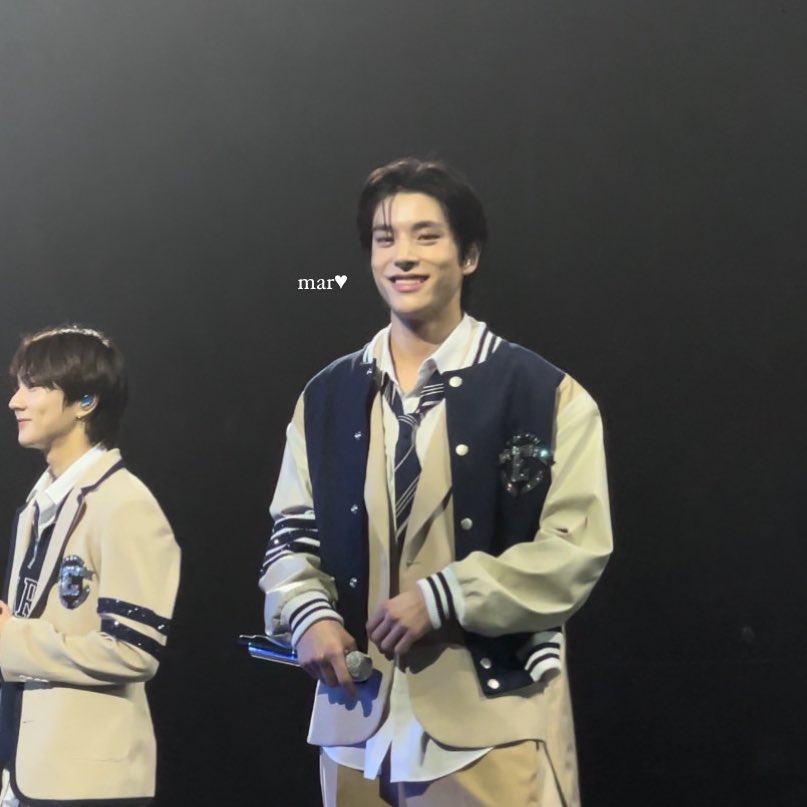 ty2mar's tweet photo. จังหวะยิ้มหวานก่อนไฟปิด ㅠㅠㅠㅠㅠ 🥹💖💖 #MANIFESTO_IN_BANGKOK #제이크 #JAKE https://t.co/uws0sNgCM4