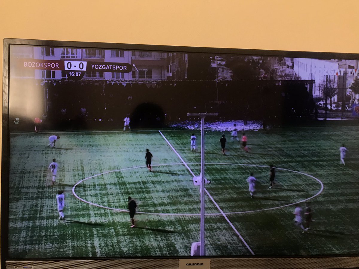 esralarcaa's tweet photo. Futbolcu eşinin pazarı böyle geçiyor mlsf https://t.co/sYl4ArsbGi