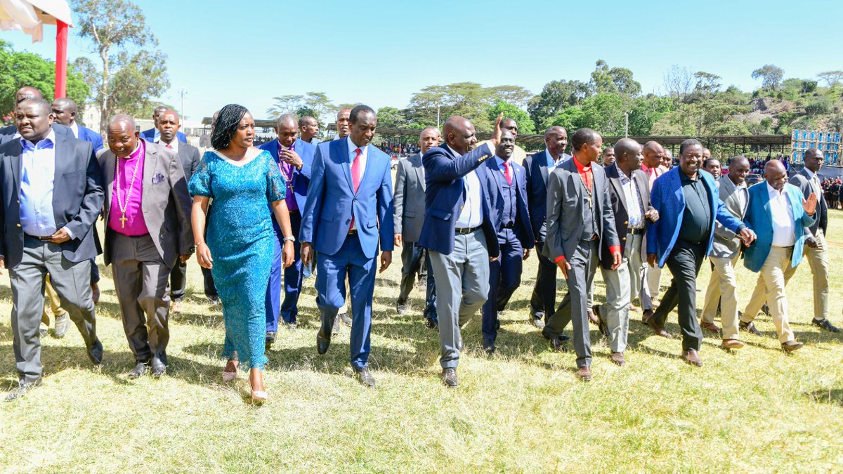 WilliamsRuto's tweet photo. Do not be anxious about anything, but in everything, by prayer and petition, with thanksgiving, present your requests to God. And the peace of God, which transcends all understanding, will guard your hearts and your minds in Christ Jesus. – Philippians 4:6-7 https://t.co/9zflmksN7y