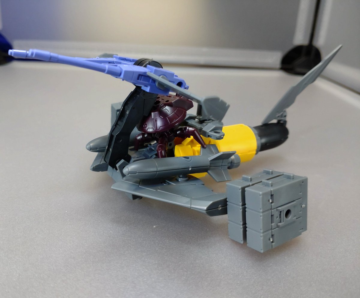 LECROSSBONES's tweet image. #30MM宇宙戦
#30MMバイロン軍
#30MM 
スペースマンタ
バイロン軍の無人戦闘機
ロイロイを組み込んでいるため高度な機動戦術が可能
十数機の編隊を組みマクシオン軍、地球連合軍に襲いかかる