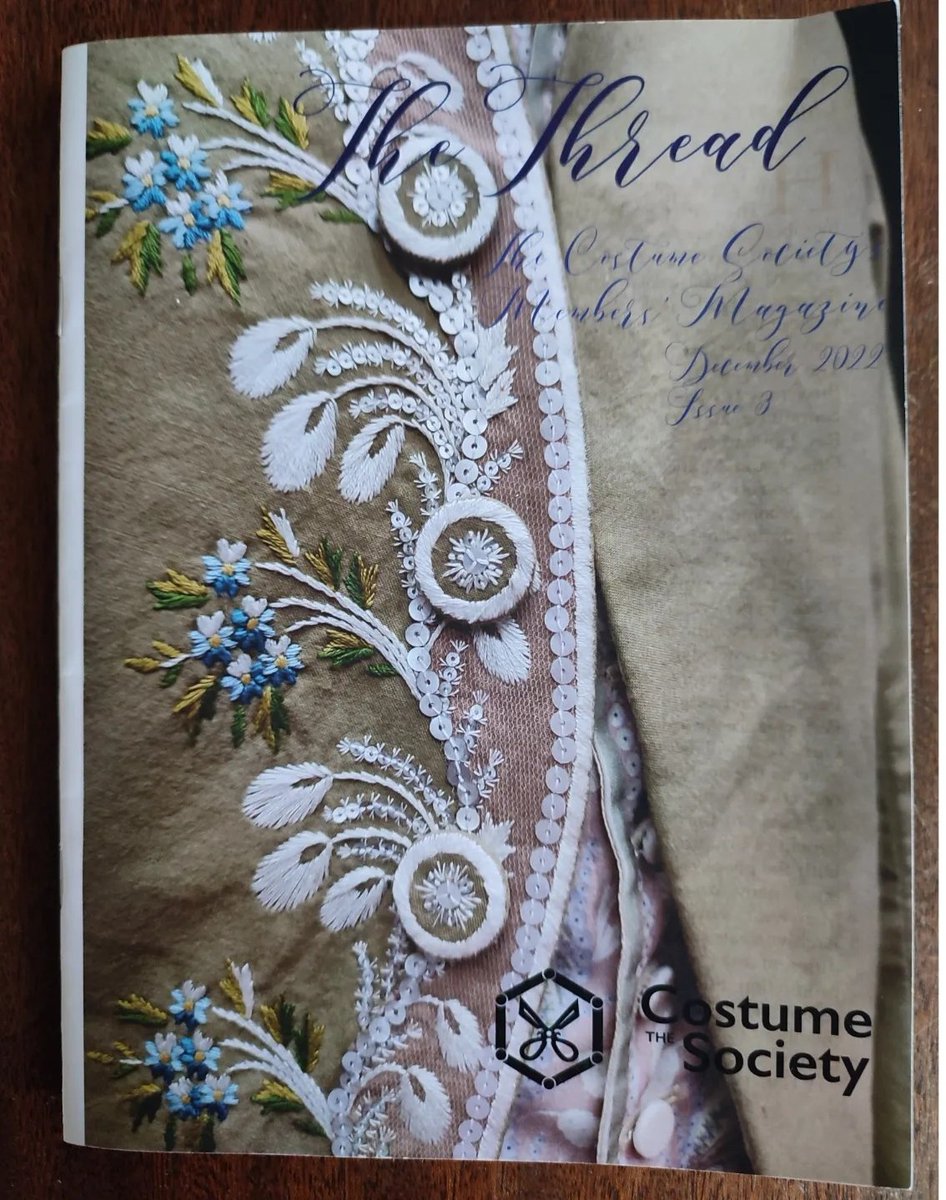 💙 #SundaySelfcare diving into the latest edition @costume_society Magazine The Thread - Congratulations to Editor ⭐⭐⭐ @chicstranger on another fab edition!!
Particularly taken with the trio in tweed featured on the back cover ♥️♥️ @GreyFoxBlog @goldiemediauk ♥️♥️
#CosSoc23