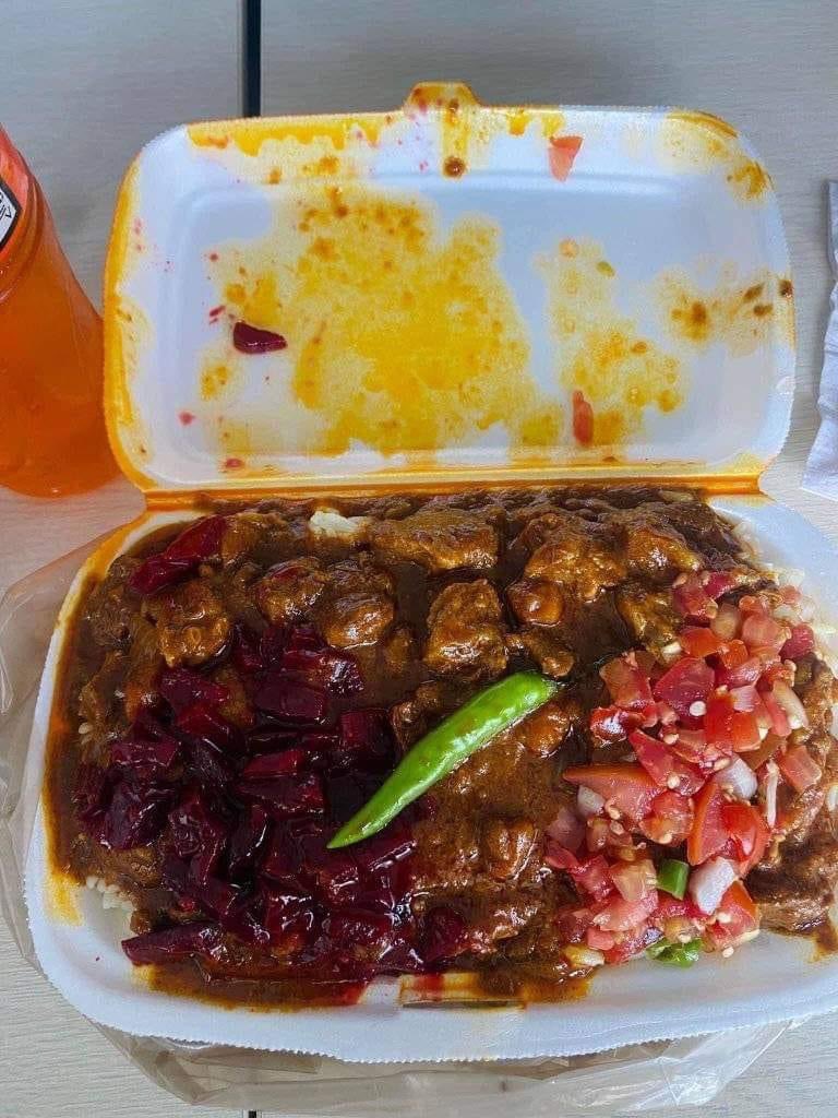 LindohNavigator's tweet photo. Kwa Department of Home Affairs, badla lokudla, behlise nge Coke…. Bese bethi iSystem iOffline 😕 https://t.co/EVPCDqiL1M